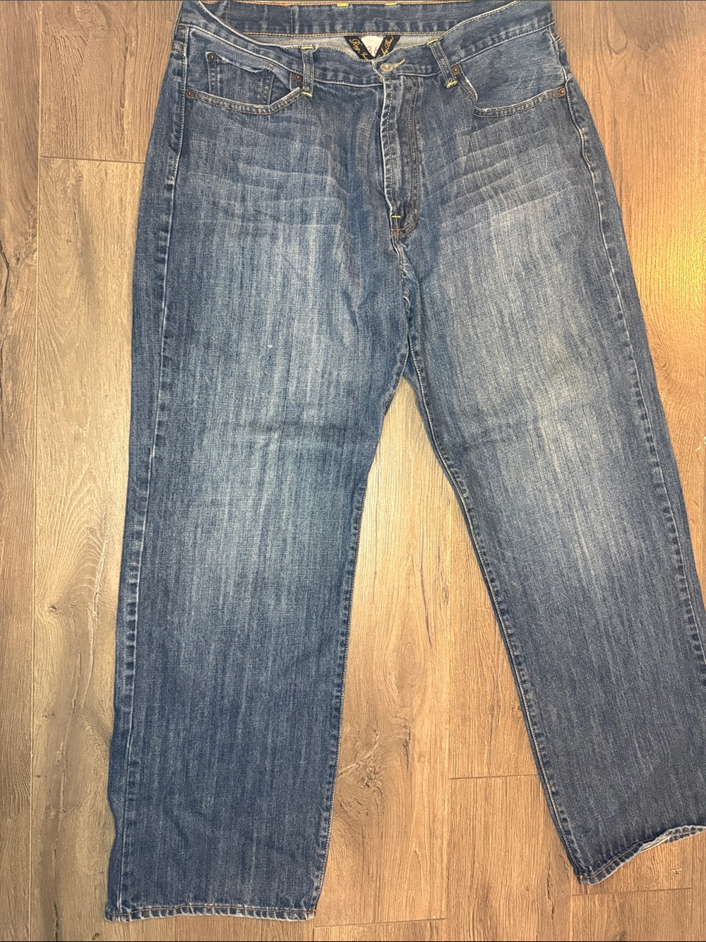 Lucky Brand Men's Blue Denim Jeans - Casual Straight Fit
